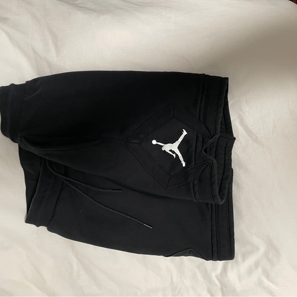 Jordan brand heavy weight diamond logo fleece short in black - Picture 4 of 10
